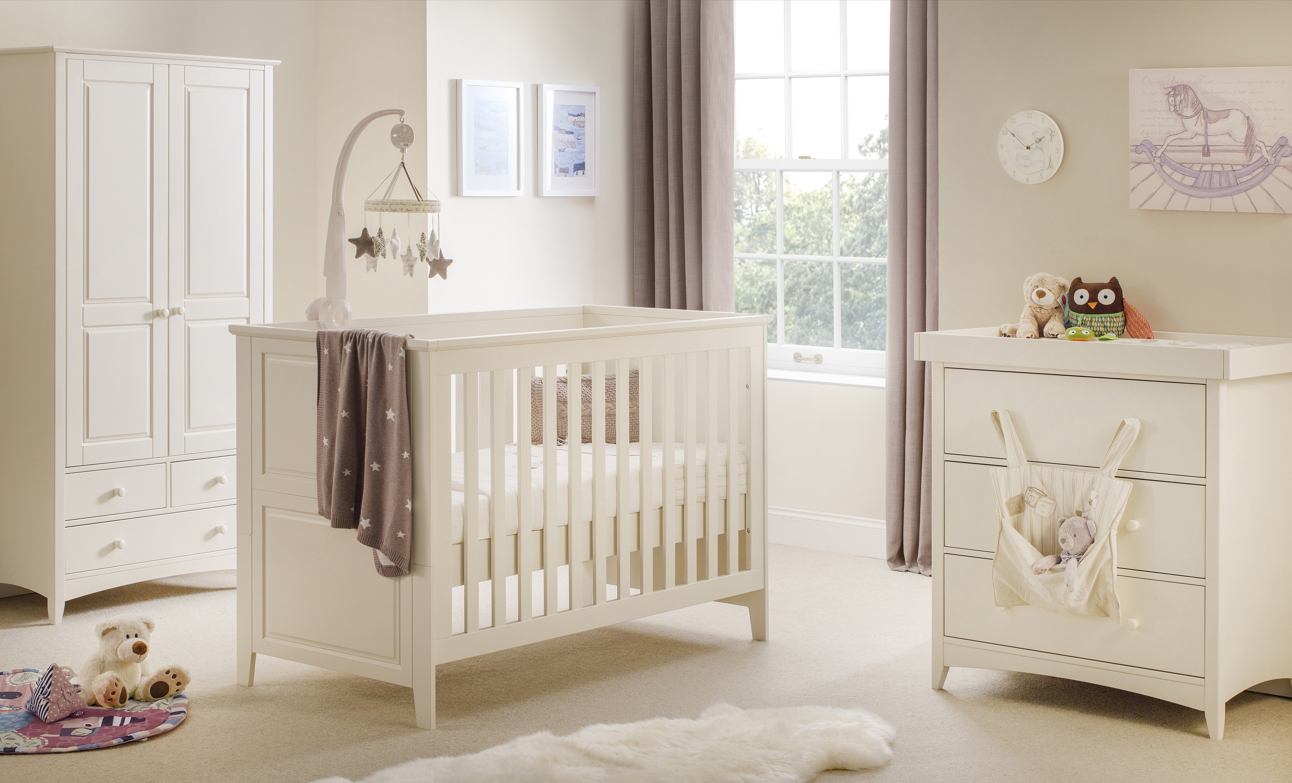 Crafting the Perfect Nursery: A Guide to Choosing the Right Furniture