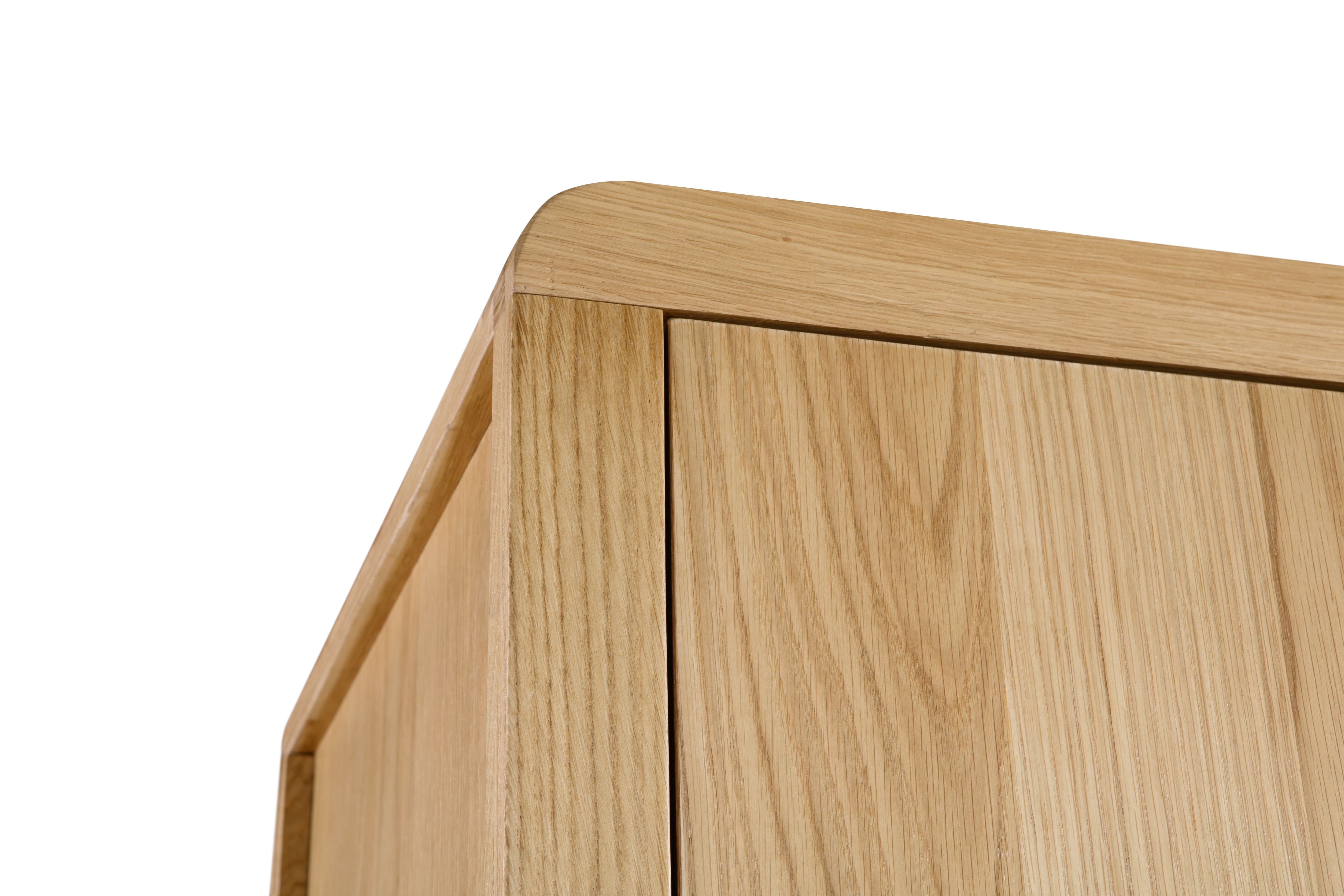 Curve Wardrobe