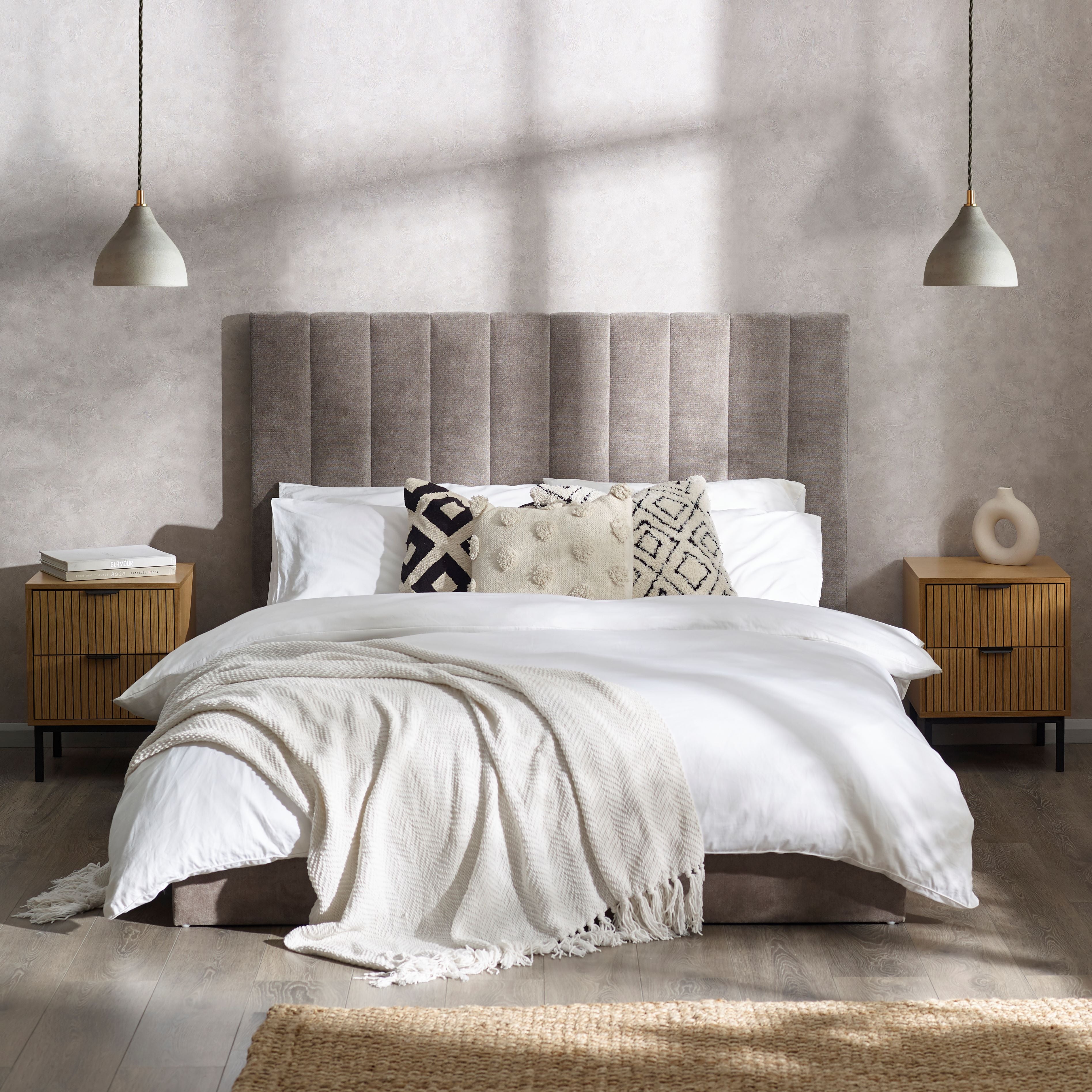 Eloise Chenille Bed