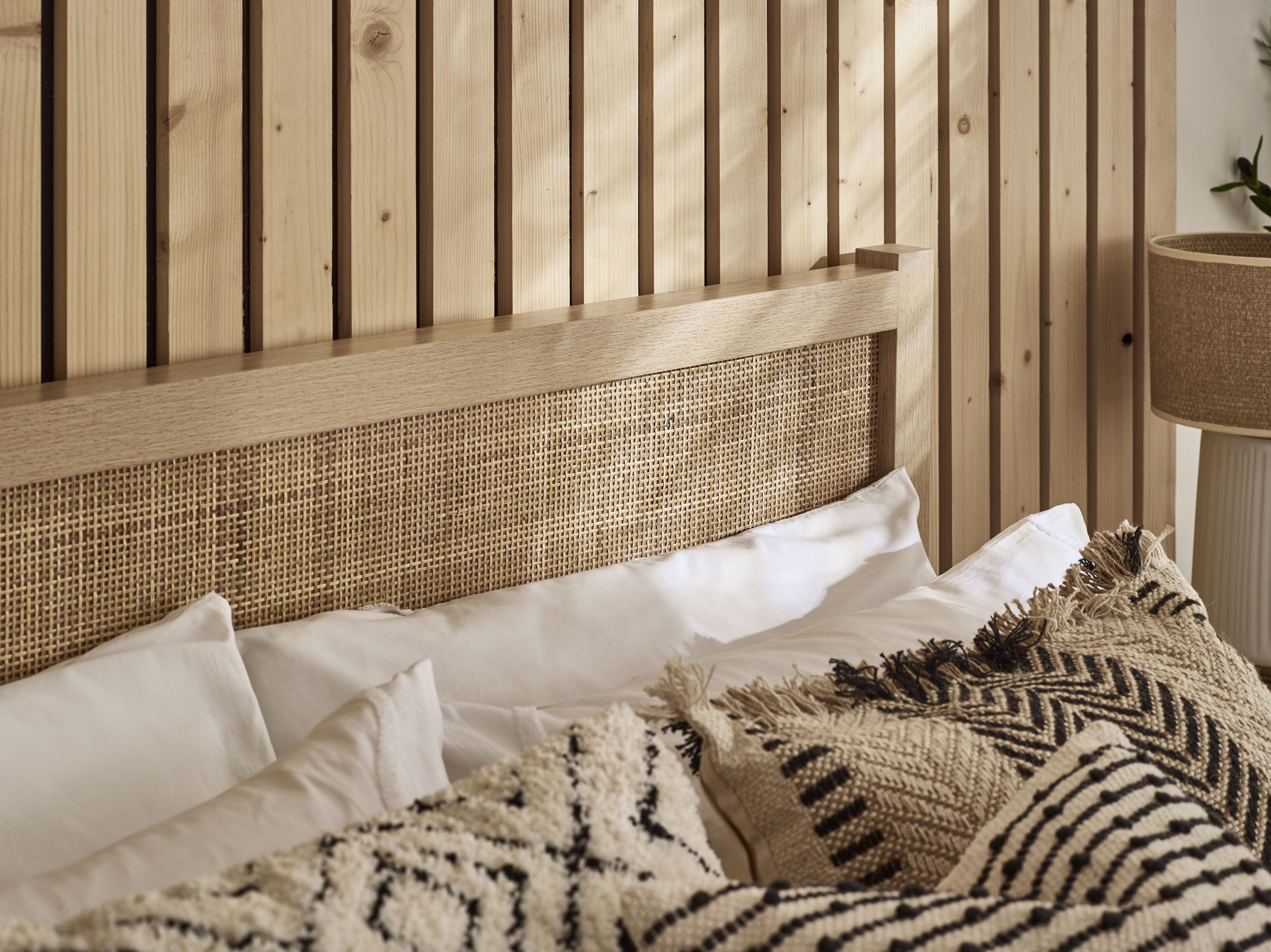Padstow Rattan Bed