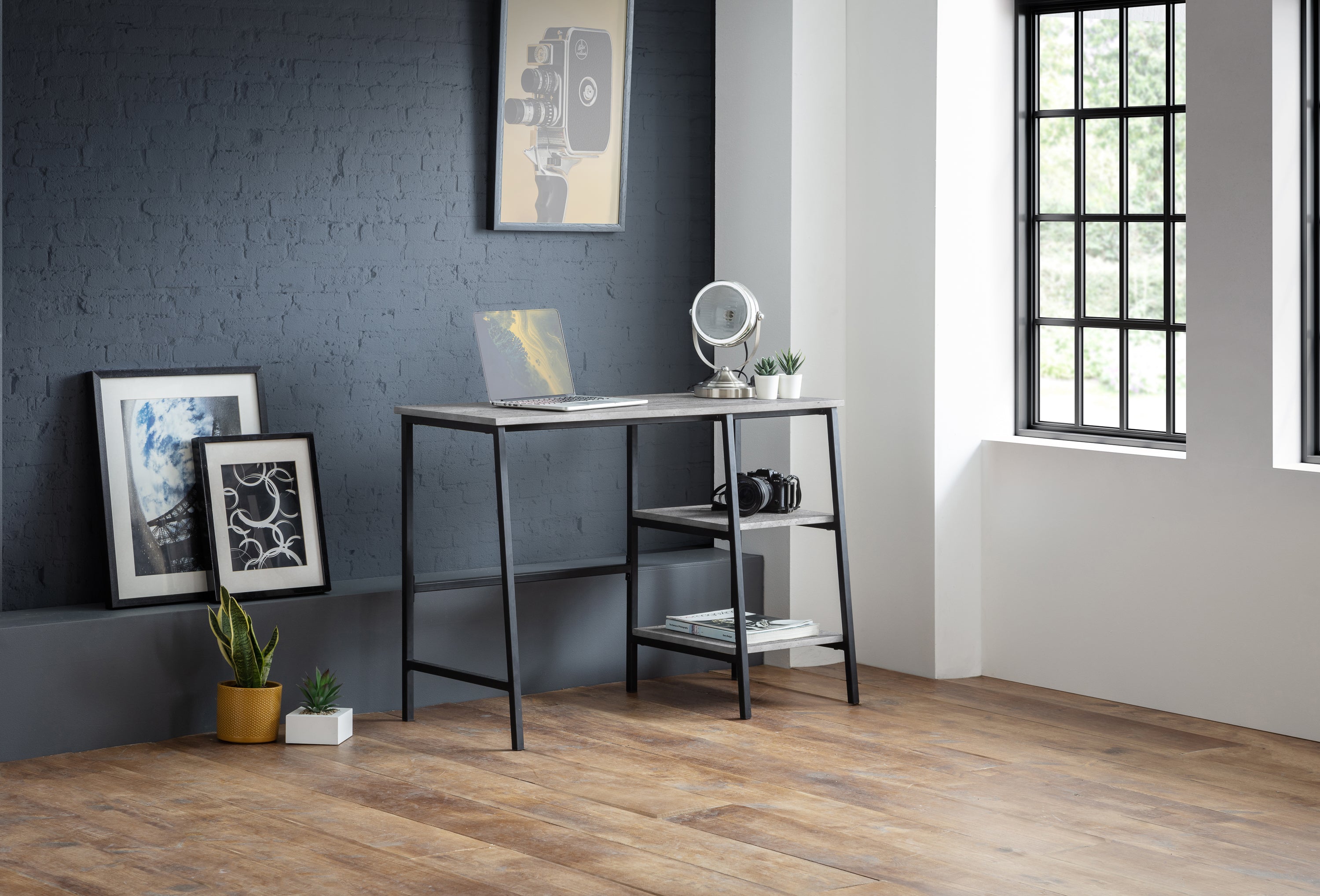 Staten Desk