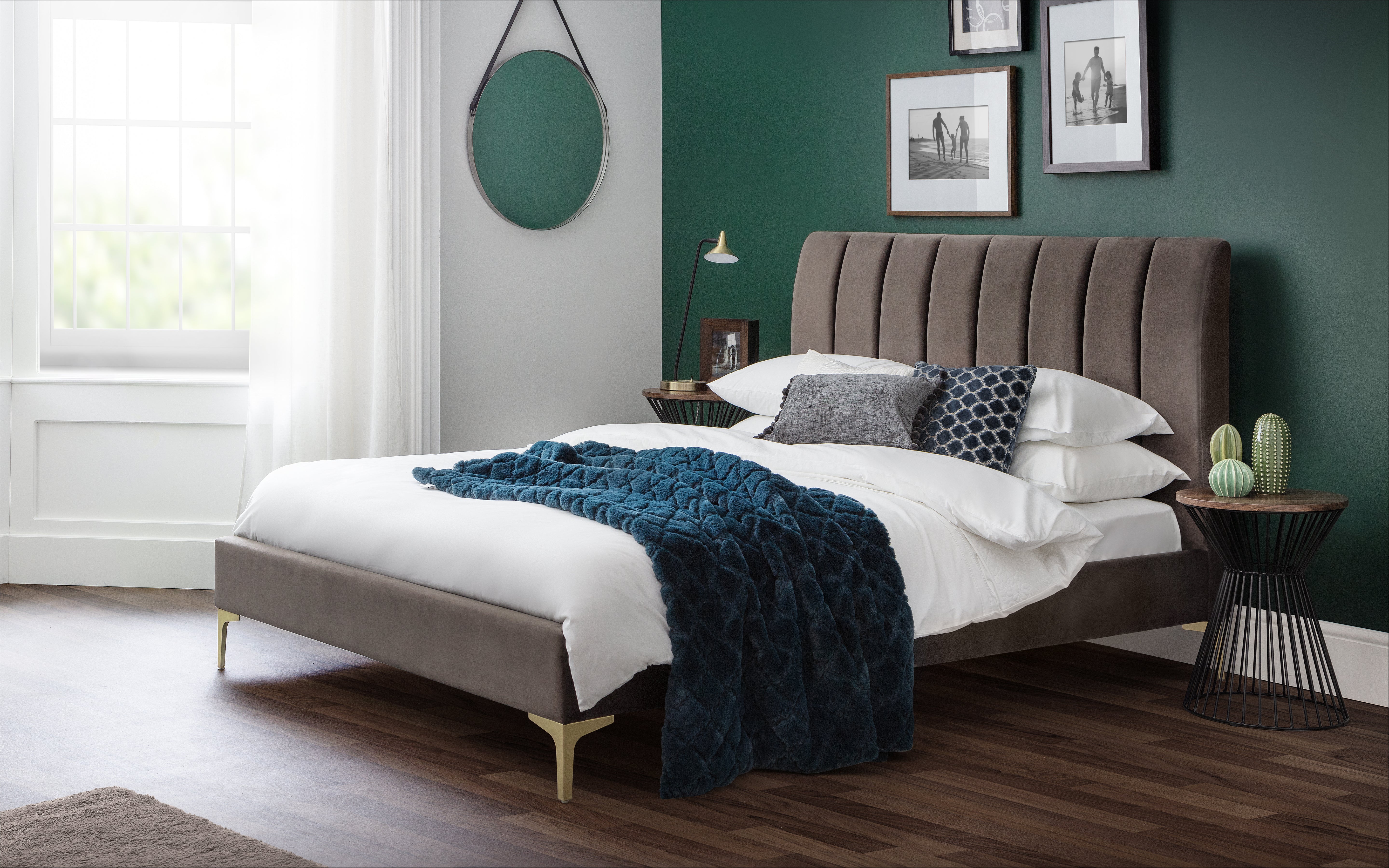 Deco Velvet Bed