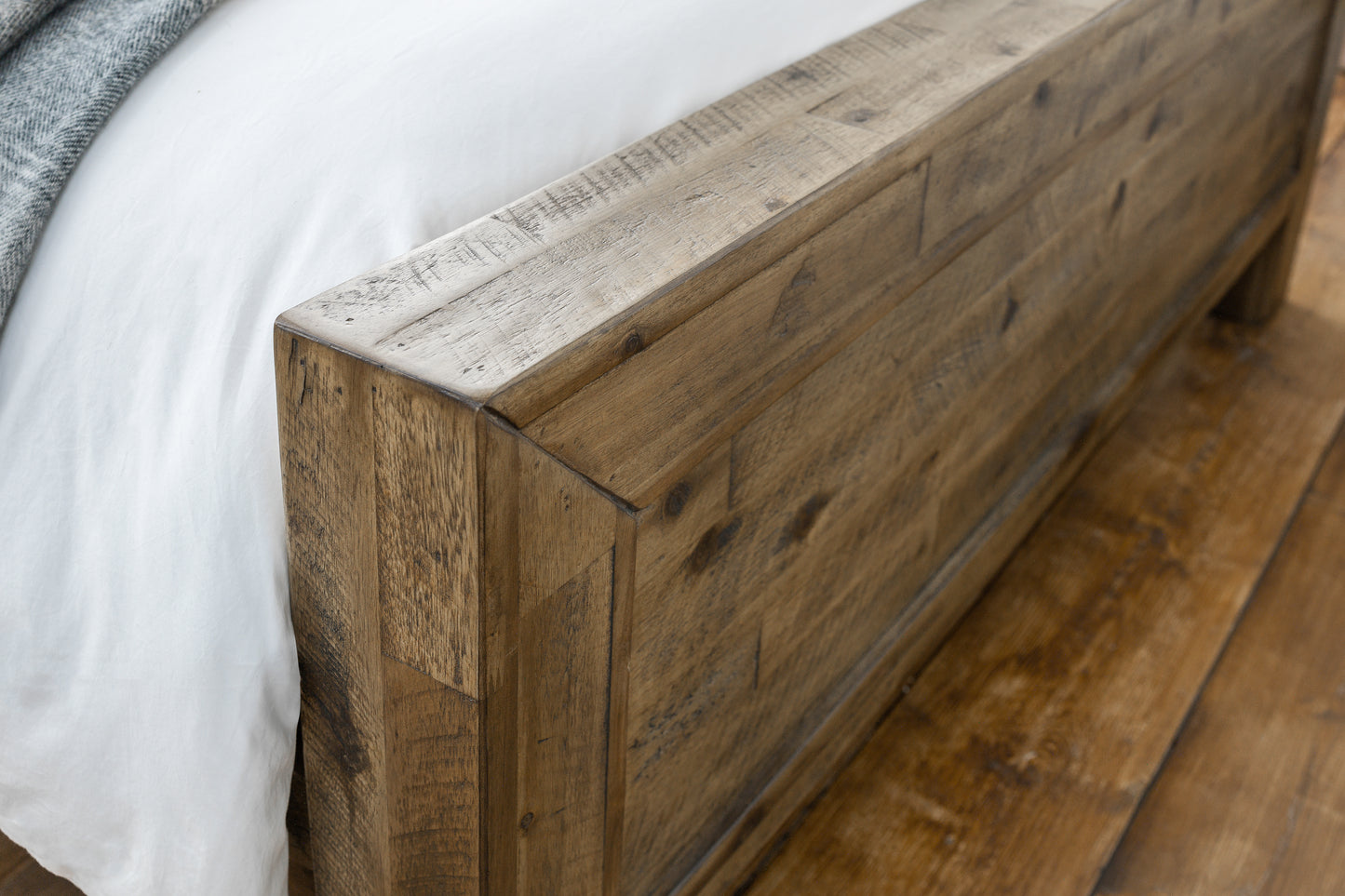 Austwick Bed Rustic Oak King