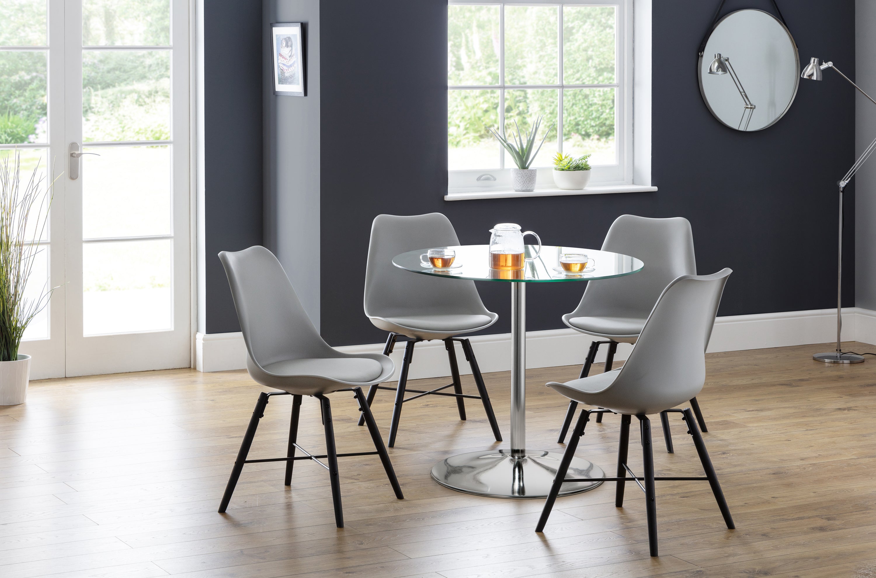 Kudos Dining Table