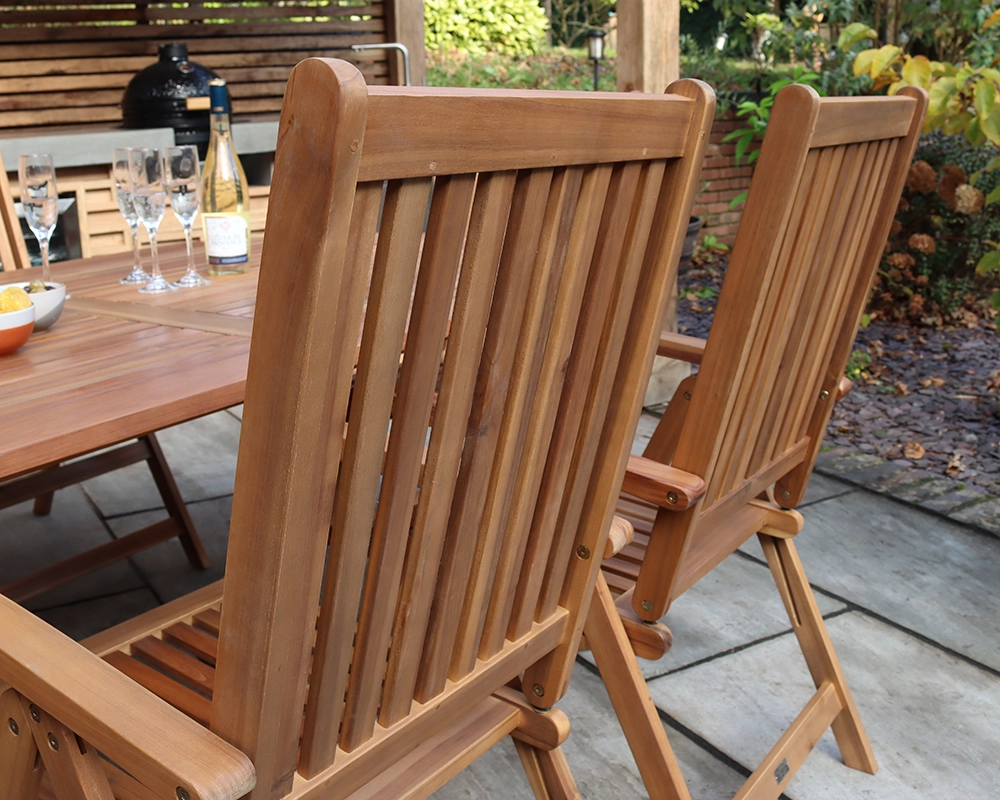 Ellipse Table with 6 x Manhattan Armchairs
