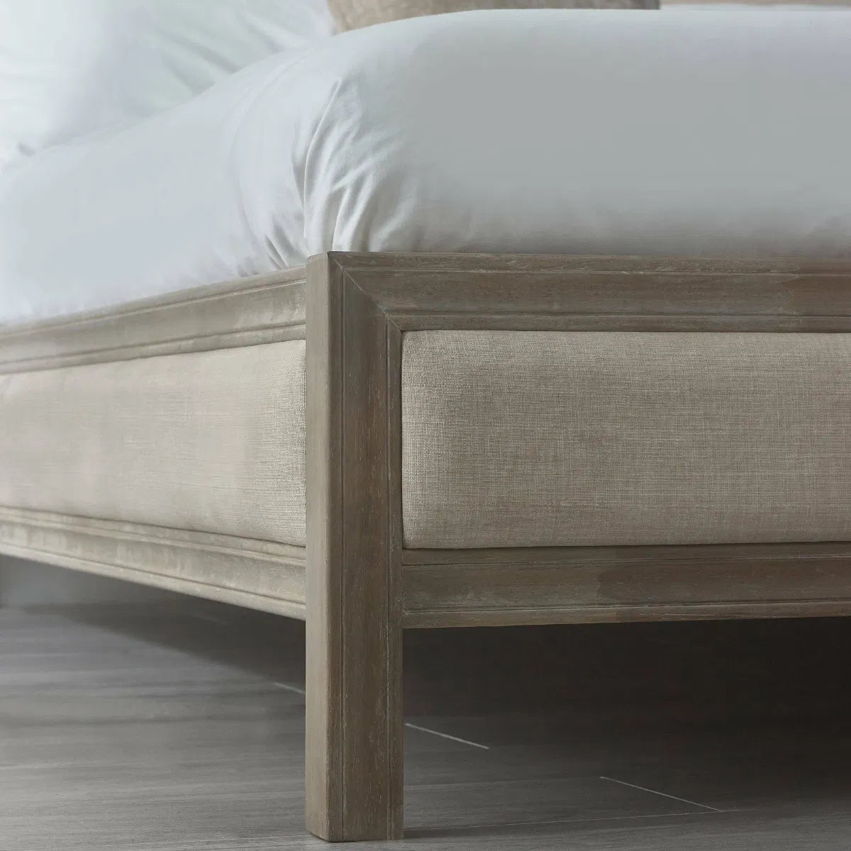 Lucie Bed