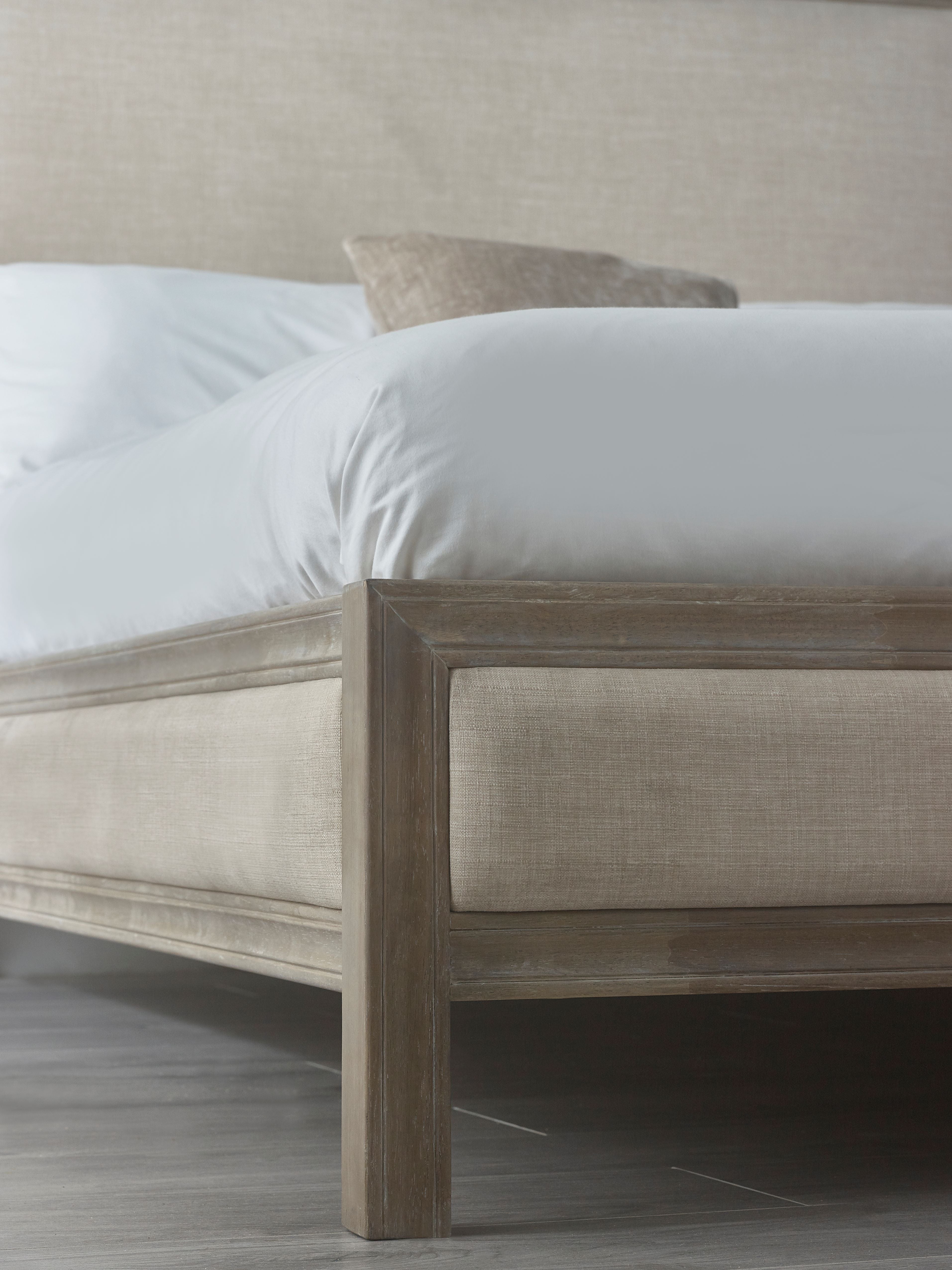 Lucie Bed