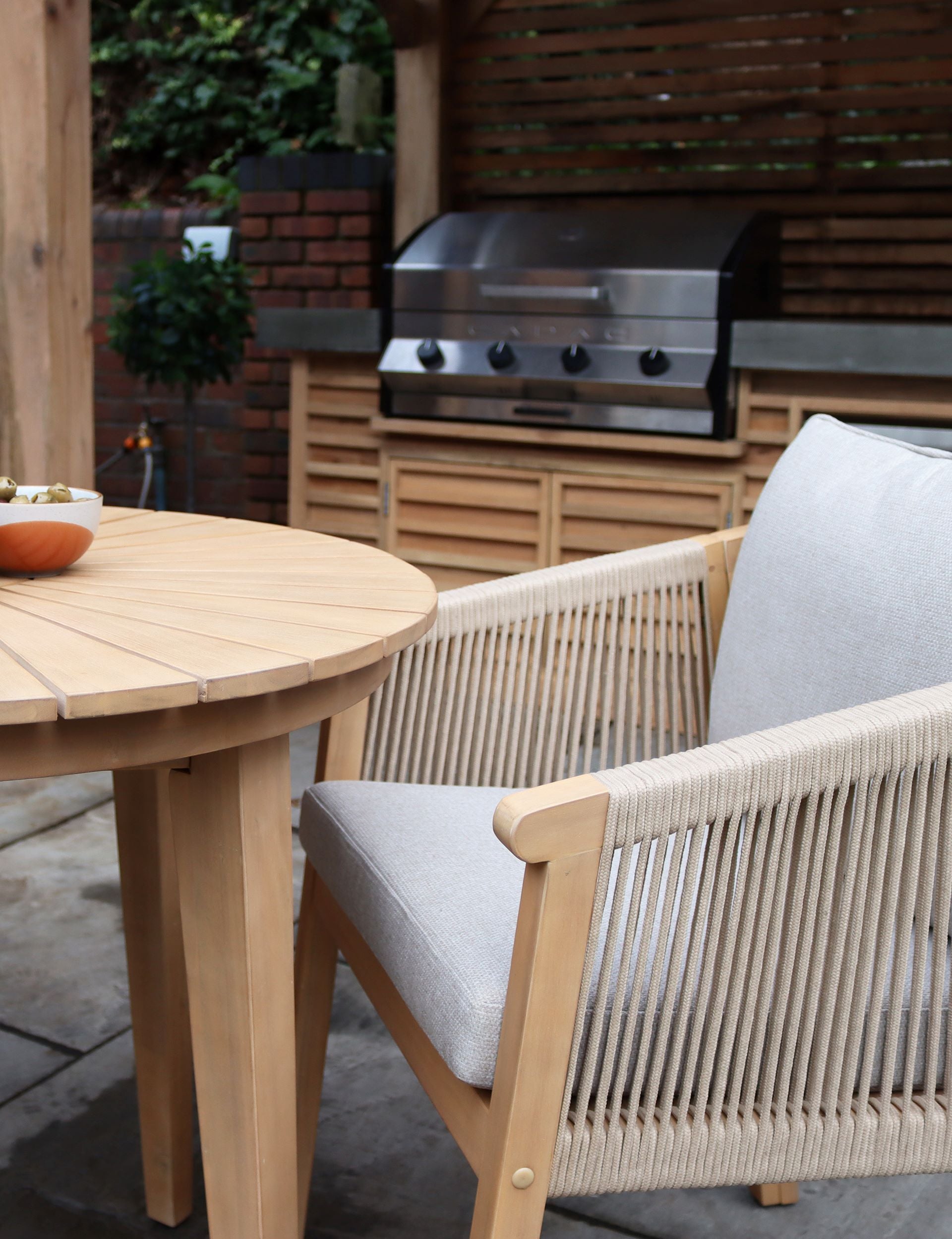 Roma Round Sunray Bistro Table with 2 Roma Dining Chairs