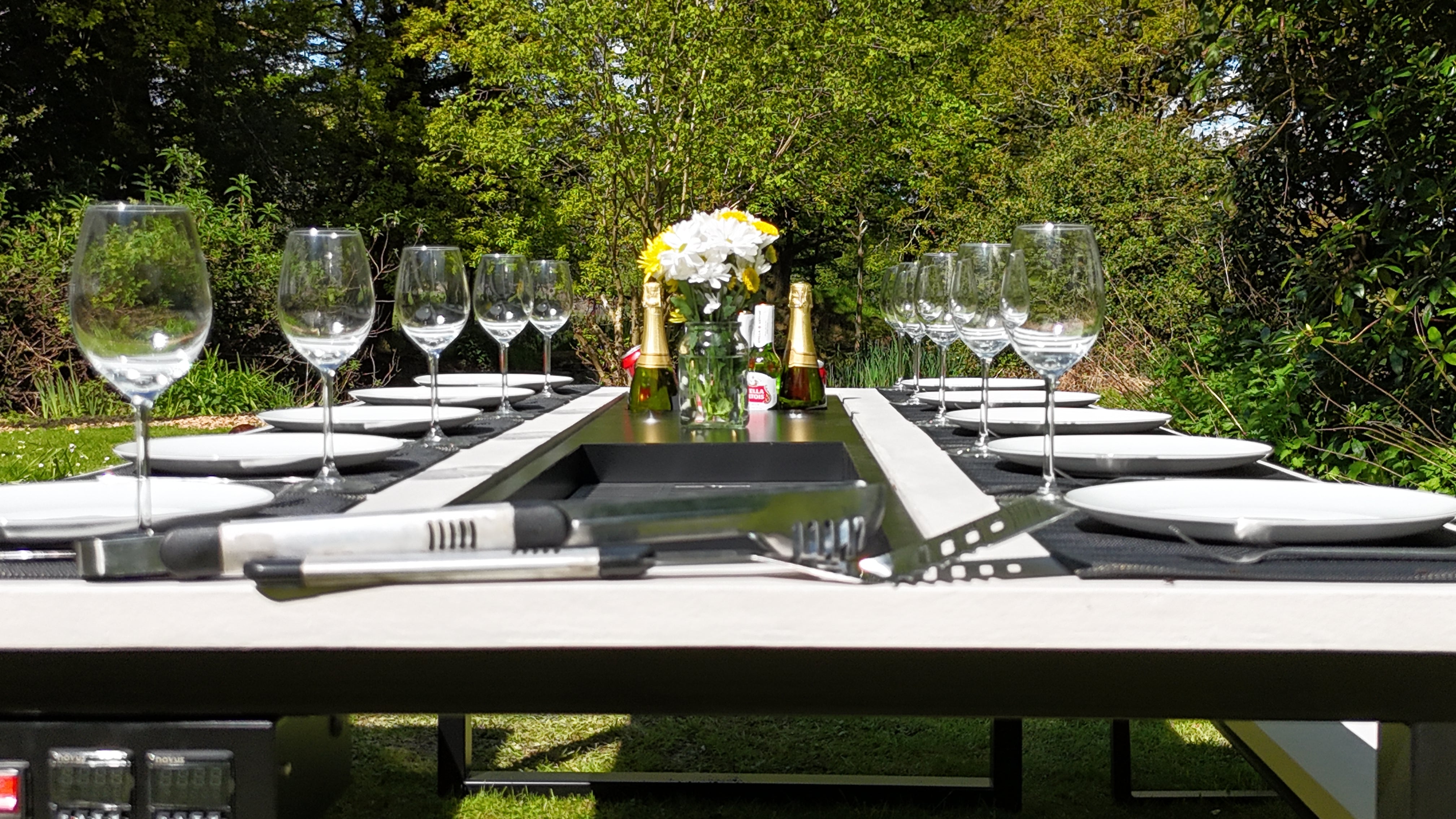 Sevilla 2.4m Vuestro Grill Table Set